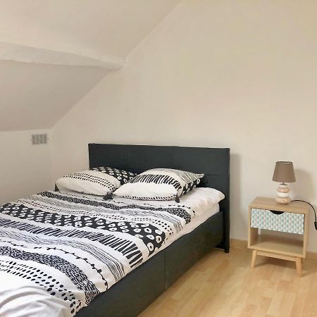 Duplex 2 Chambres 4 Personnes - Bourg De Saclay Exterior foto